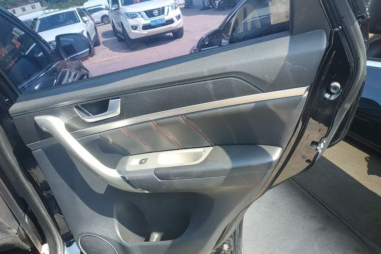 Used Haval M6 2019 1.5T Manual Two-Wheel Drive Urban Version China VI Standard
