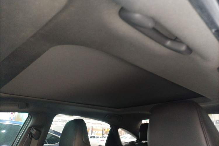 Used Toyota Avalon 2019 Dual-Engine 2.5L XLE Prestige Version China VI Standard
