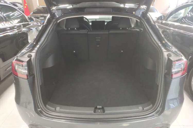 Used Tesla Model Y 2024 Rear-Wheel-Drive Version
