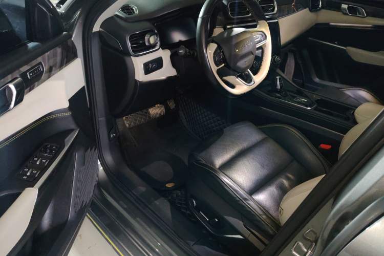 Used Lynk & Co 02 2022 1.5T DCT Shine Pro