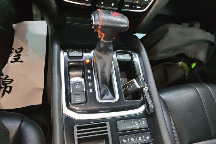 Used GAC Trumpchi GS8 2017 320T Two-Wheel Drive Luxury Smart Connectivity Version (7 Seats)
