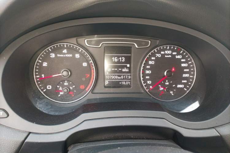 Used Audi Q3 2015 35 TFSI Comfort Model
