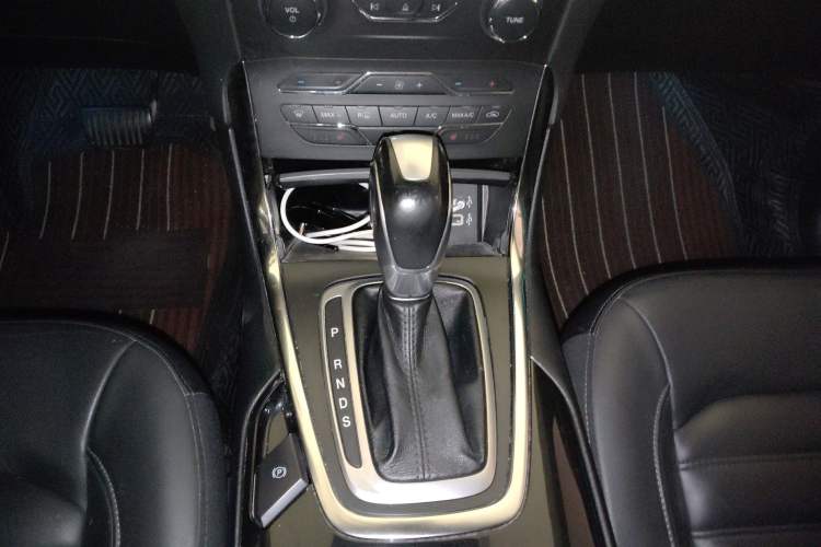 Used Ford Edge 2016 EcoBoost 245 Two-Wheel-Drive Titanium 7-Seater