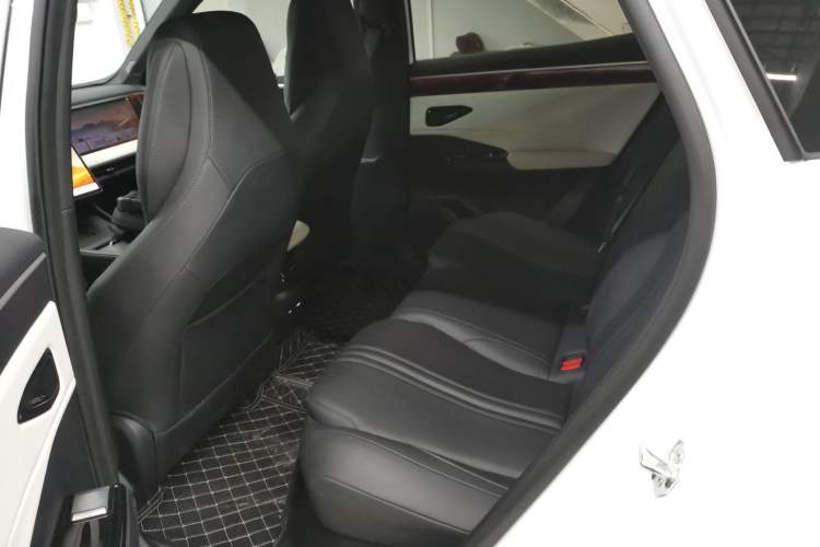 Used  L7 2024 1.5T 115 km MAX Dragon Edition
