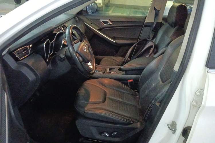 Used JMC Yusheng S330 2016 1.5L GTDi Automatic Two-Wheel Drive Prestige Edition
