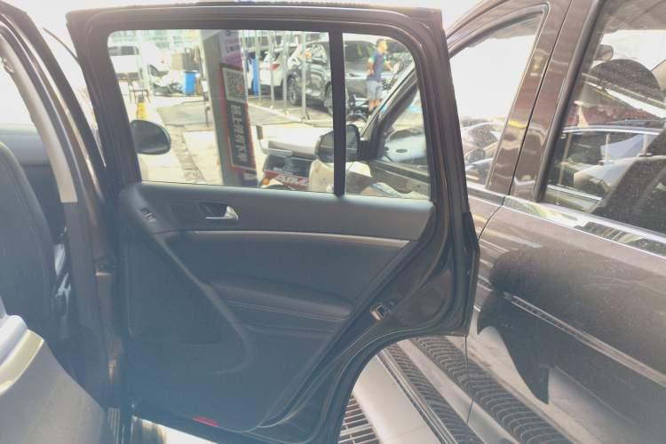 Used Volkswagen Tiguan 2017 300TSI Automatic Two-Wheel Drive Silk Road Comfort Edition
