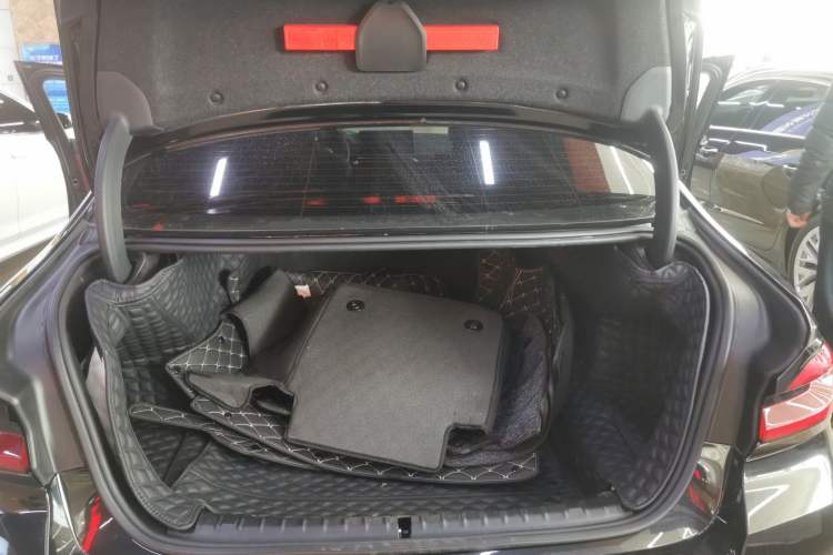 Used BMW 5 Series 2022 Second Facelift 525Li M Sport Package