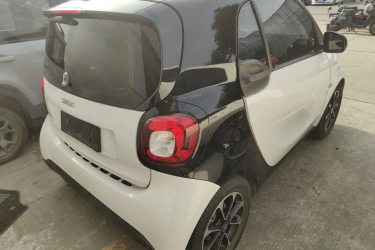 Used  fortwo 2015 1.0L 52 kW Hardtop Passion Edition
