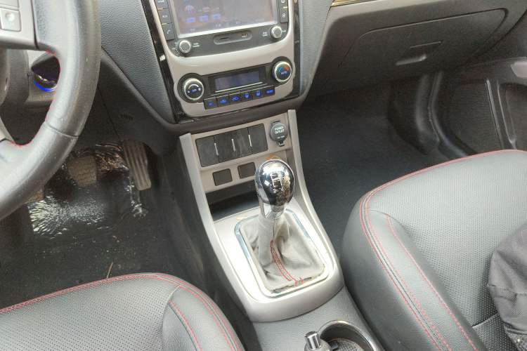 Used Geely Auto Classic Emgrand 2013 Hatchback 1.5L Manual Luxury Model
