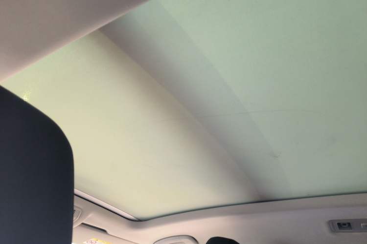 Used Volkswagen T-ROC 2020 280TSI DSG Two-Wheel-Drive Elite Version
