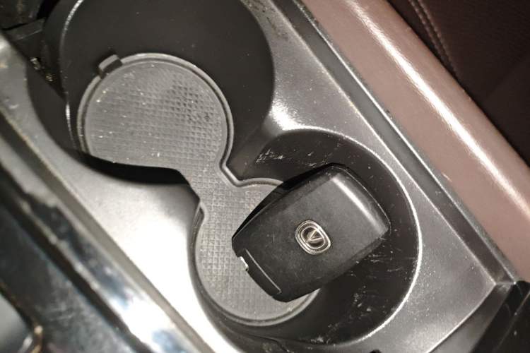 Used Changan Raeton CC 2018 1.5T Automatic Zhiya Model China V Standard
