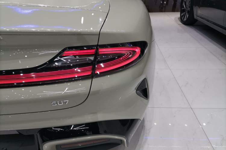 Used  SU7 2024 Rear-Drive Long-Range Intelligent Driving Version
