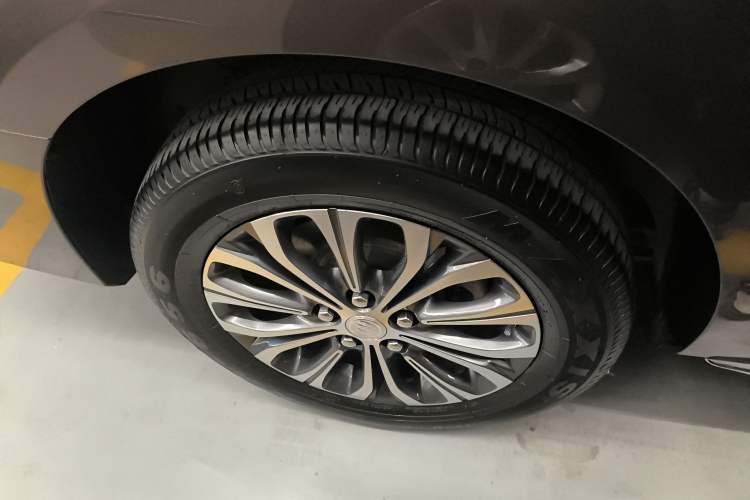 Used Buick GL8 2023 Land Executive Class 652T Luxury Model
