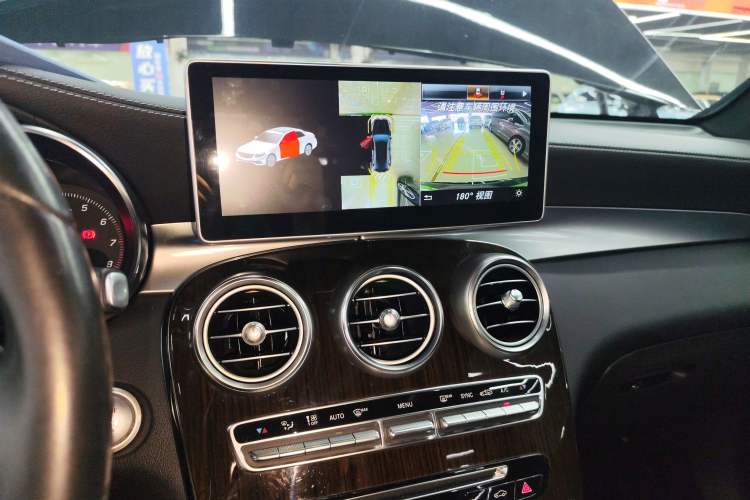 Used Mercedes-Benz GLC 2019 Facelift GLC 260 L 4MATIC Luxury Model
