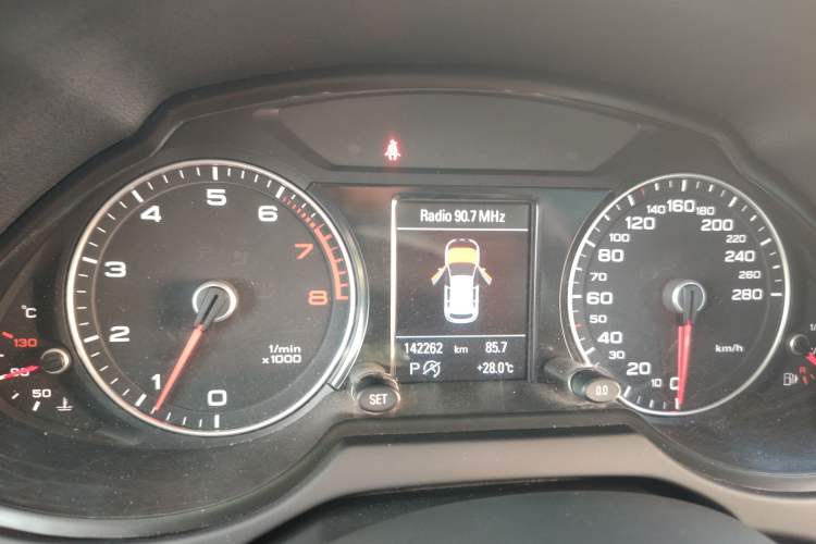 Used Audi Q5 2017 Plus 40 TFSI Technology Model
