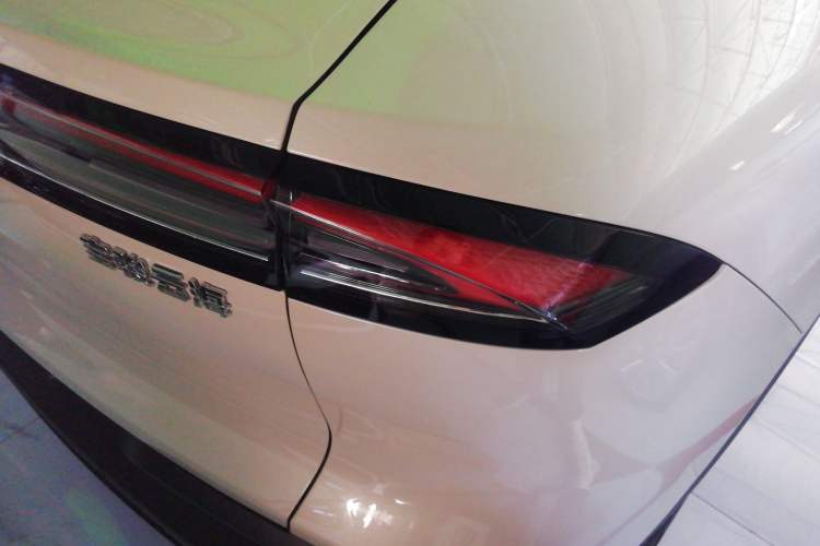 Used Baojun Yunhai 2024 140km Plug-in Hybrid Version
