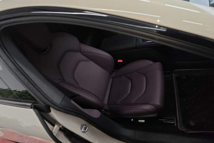 Used  SU7 2024 Rear-Drive Long-Range Intelligent Driving Version
