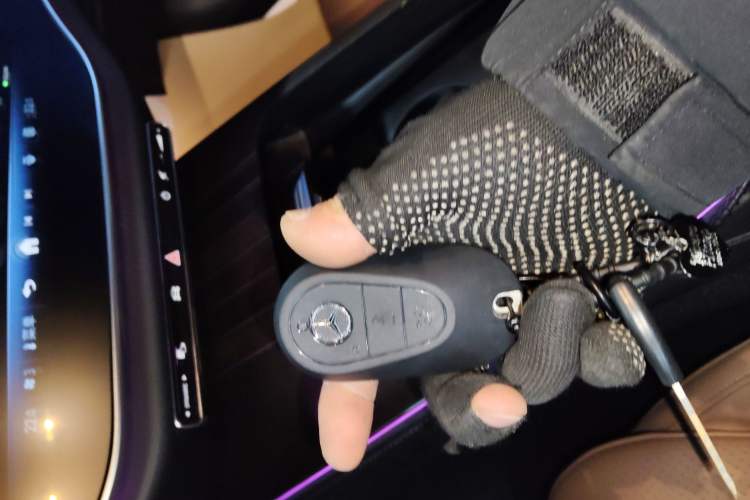 Used Mercedes-Benz E-Class 2024 Facelift E 300 L Luxury Edition
