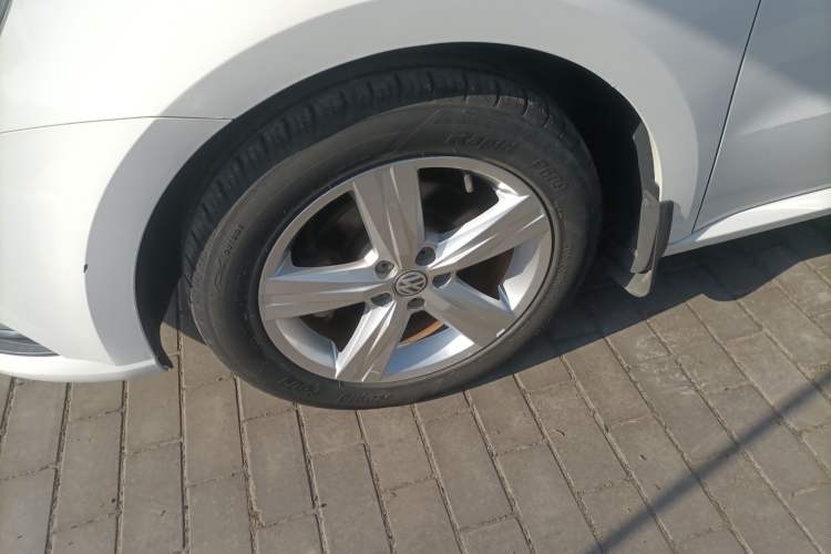 Used Volkswagen Lavida 2017 1.6L Automatic Fashion Edition
