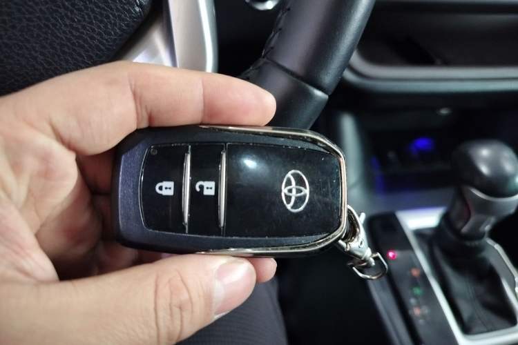 Used Toyota Highlander 2015 2.0T Two-Wheel Drive Luxury Edition 7 Seats