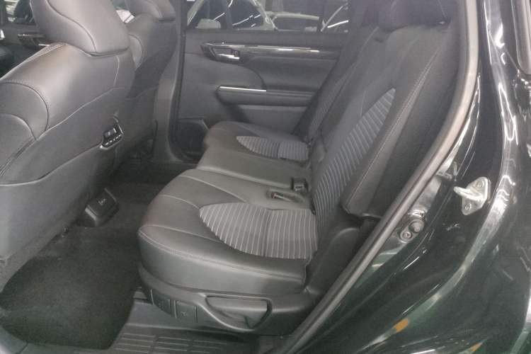 Used Toyota Crown Kluger 2022 2.0T Four-Wheel Drive Prestige Edition
