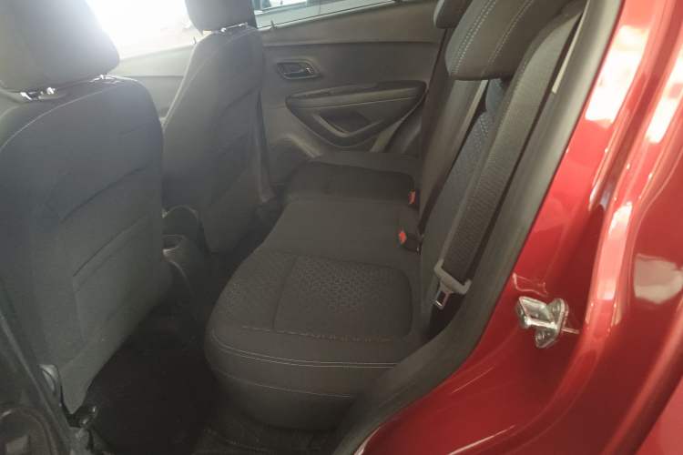 Used Chevrolet Trax 2016 1.4T Manual Two-Wheel Drive Comfort Version with Sunroof
