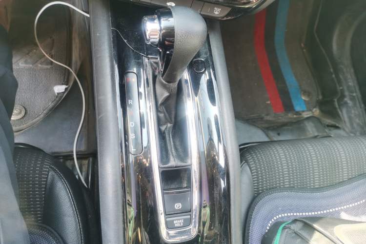 Used Honda Vezel 2016 1.8L CVT Front-Wheel Drive Pioneer Edition