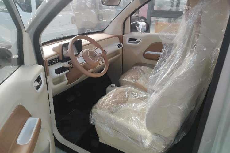 Used Wuling Hongguang MINIEV 2024 3rd Generation 215km Youth Edition
