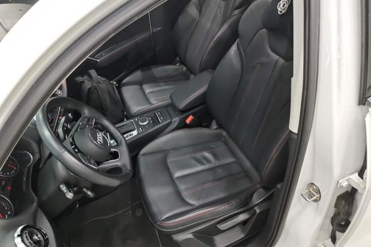 Used Audi Q2L 2022 35 TFSI Progressive Dynamic Edition
