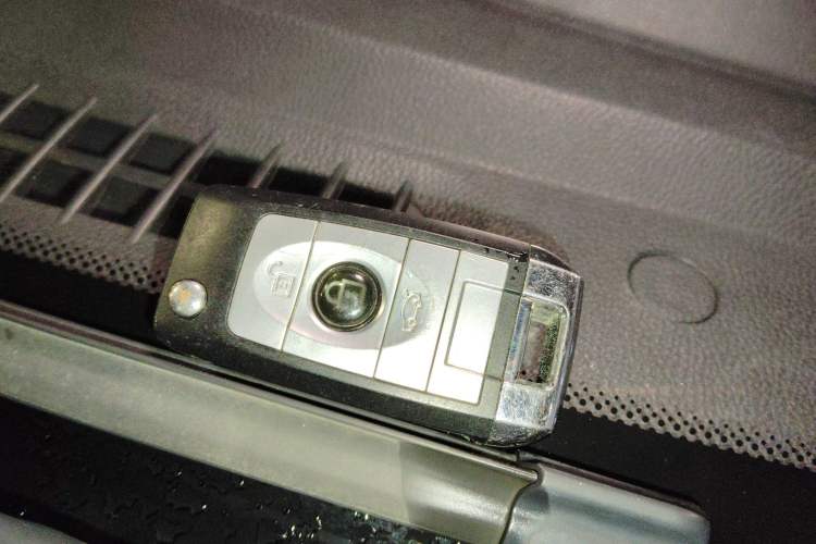 Used Geely Auto Diamond 2014 CROSS 1.5L Manual Entry-Level Model