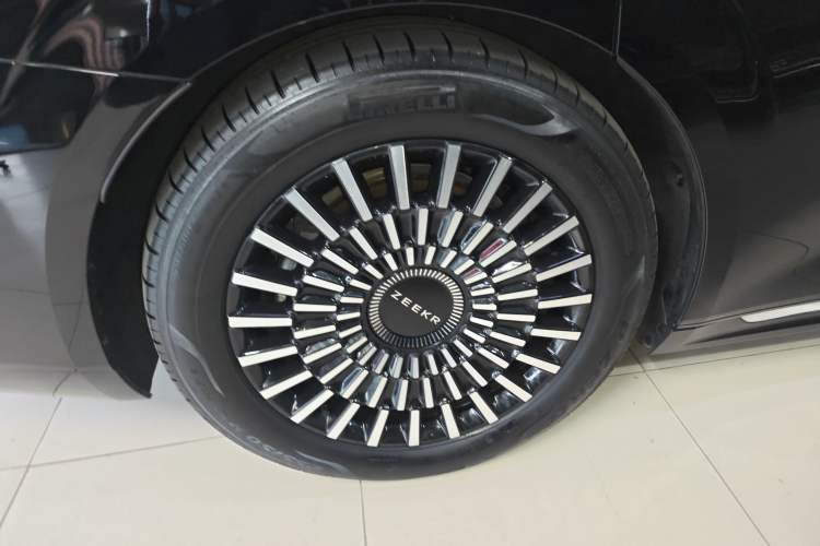 Used Zeekr 009 2024 Six-Seat Executive Version 4WD 108 kWh
