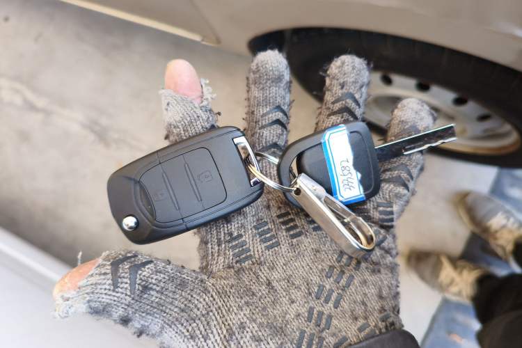 Used Wuling Yangguang 2024 300KM Comfort Version Passenger Van 75kW