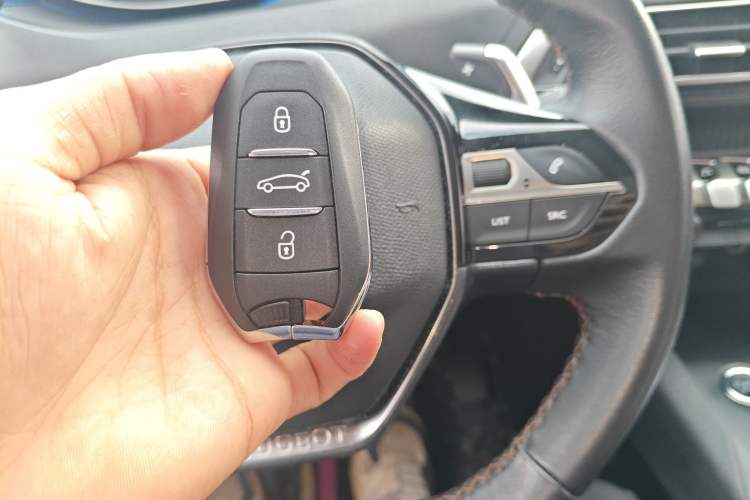 Used Peugeot 5008 2017 380THP 7-Seater Elite Edition
