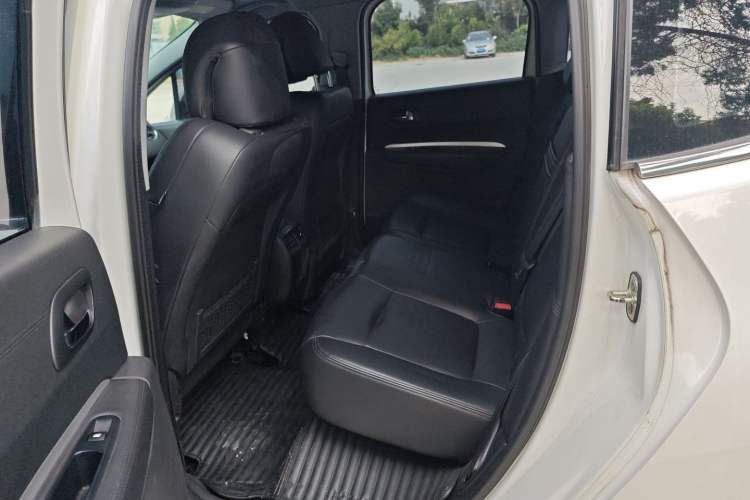 Used Peugeot 3008 2016 2.0L Automatic Standard Edition
