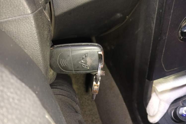 Used Wuling Hongguang PLUS 2020 1.5L Manual Standard Edition 5 Seats
