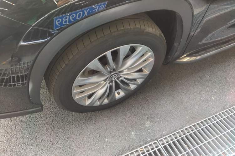 Used Toyota Highlander 2022 Dual-Engine 2.5L Four-Wheel Drive Prestige Version 7 Seats
