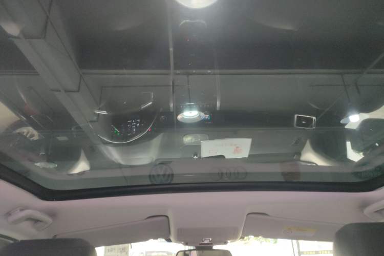 Used Land Rover Discovery Sport 2019 240 PS SE Version China VI Standard
