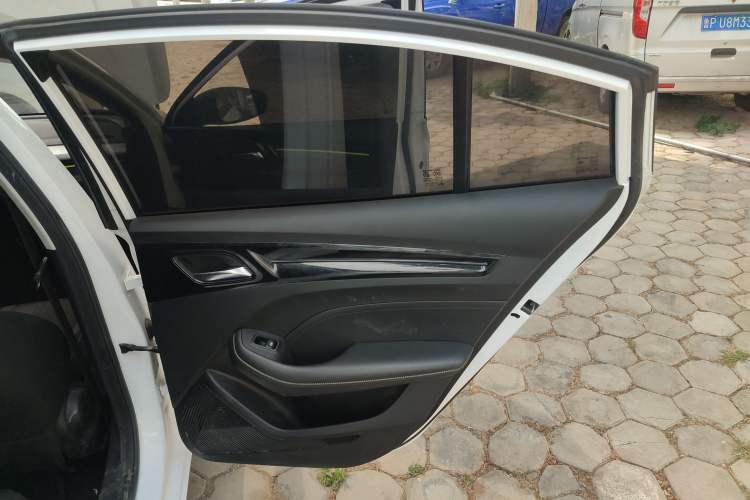 Used Roewe i5 2021 1.5L CVT Platinum Edition
