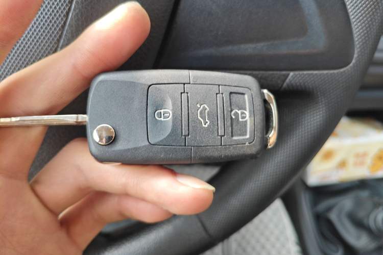 Used Wuling Hongguang V 2022 1.5L Jingqu Version Hydraulic Power Steering LAR