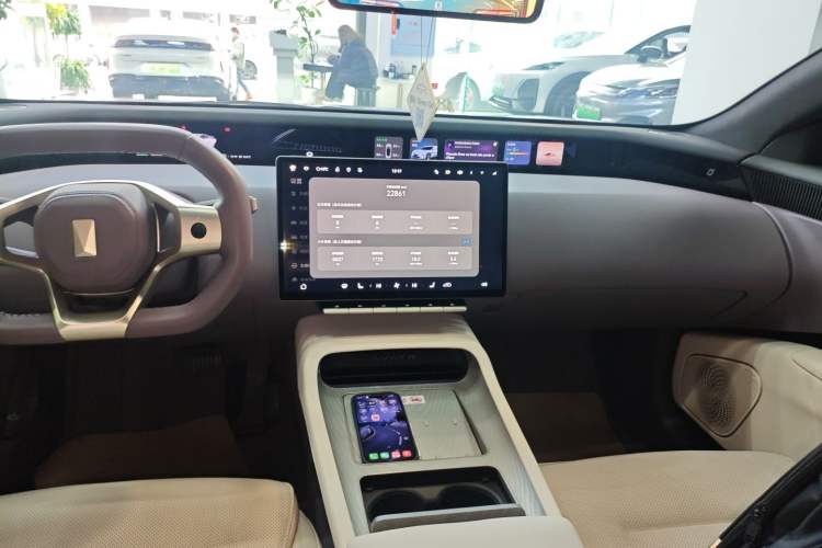 Used  12 2025 Ultra Extended-Range Edition
