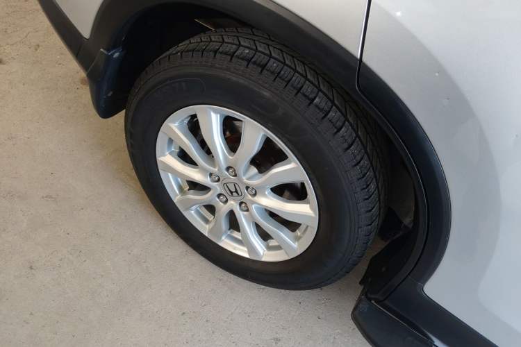 Used Honda CR-V 2013 2.0L Two-Wheel-Drive Classic Edition