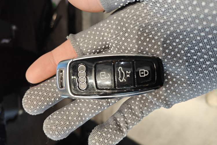 Used Audi A7L 2024 45TFSI quattro S-line Visionary Edition Flow Crystal Package
