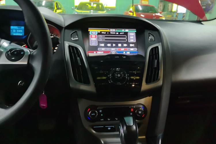 Used Ford Focus 2012 Hatchback 1.6L Automatic Fashion Edition
