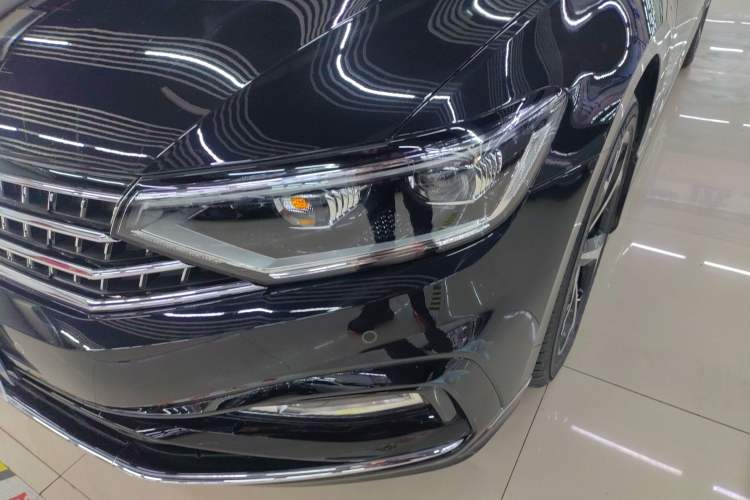 Used Volkswagen Magotan 2025 Zhongxiang Version 330TSI DSG Luxury Edition
