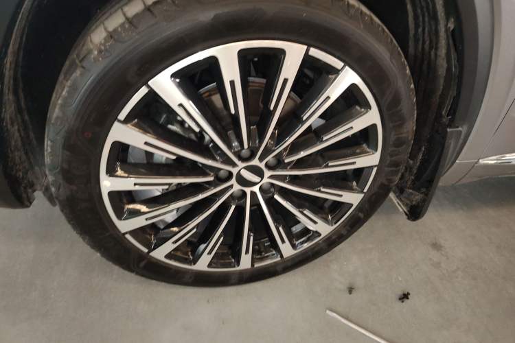 Used Geely Auto Monjaro L 2025 Dongfang Yao 2.0TD Automatic Jinzhao Edition
