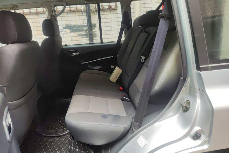 Used Leopaard Q6 2015 2.4L Manual Two-Wheel-Drive Elite Model
