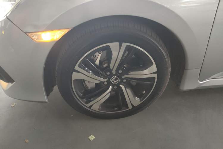 Used Honda Civic 2016 220TURBO CVT Prestige Edition
