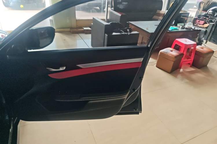 Used Honda Civic 2016 220TURBO CVT Luxury Edition
