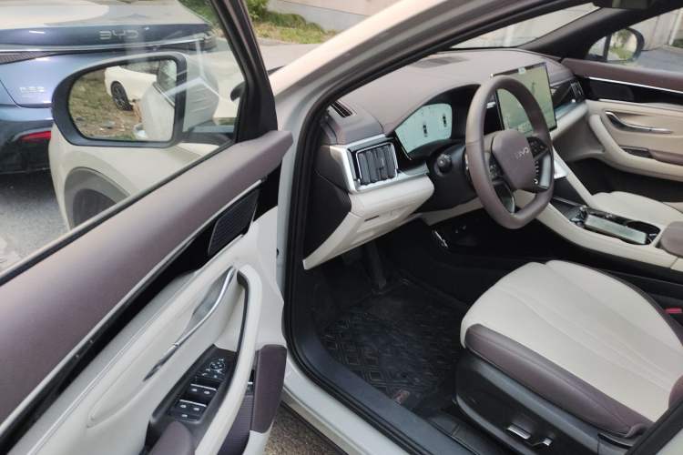 Used BYD Song PLUS New Energy 2025 EV Intelligent Driving Version 520km Premium Model
