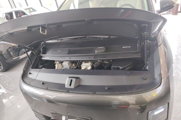 Used Li Auto MEGA 2024 Ultra Model
